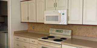 Great ‘Seven Oaks’ Condo Gallery 1