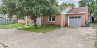 Huge Updated 7 Bed/6.5 Bath Behind Northgate for August 2027 Move In! Huge Updated 7 Bed/6.5 Bath Behind Northgate for August 2027 Move In! Gallery 1