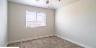Beautiful 4 Bedroom Home Gallery 65