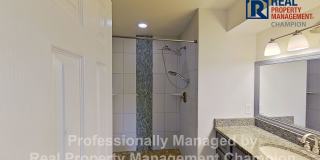 Beautiful Upper-Level Condo with Convenient Mid-Town Location Gallery 12