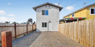 Charming 4BR Duplex in San Diego Gallery 3