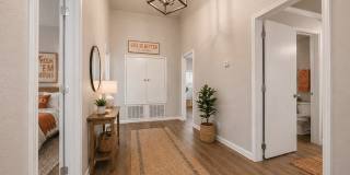 Renovated 6bed/3bath Close to Campus! Gallery 30
