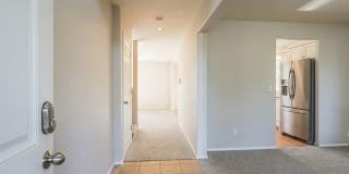 Welcome home to your private woodland retreat tucked away in the heart of Gladstone! Gallery 4