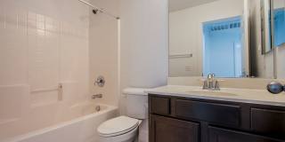 Beautiful 3 Bed 2.5 Bath home in Tuscany community! Gallery 19