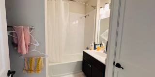 Modern 3 Bedroom, 2.5 Bath Townhouse Modern 3 Bedroom, 2.5 Bath Townhouse Gallery 15