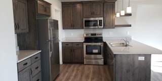 Spacious Springville Townhome Gallery 7