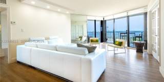 2000 Towerside Ter Gallery 1