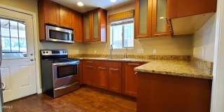 3302 East Pinchot Avenue - 10 Gallery 1