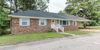 Spacious 3 Bedroom SFH Gallery 1