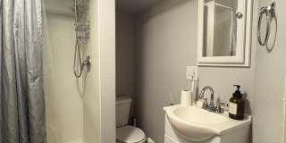 Spacious 4 bed 2 Bath Centrally Located Gallery 17