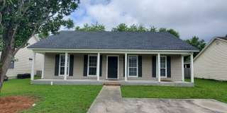 Charming 3-Bedroom Home with Private Fenced Yard in Valdosta, GA! Gallery 1
