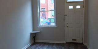 Little Italy Carriage House offering A/C and Laundry Gallery 5
