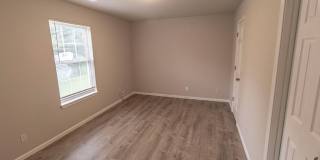 3 Bedroom Duplex! Gallery 9
