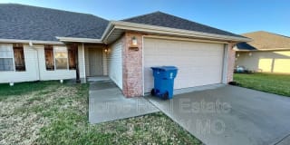 1123 N Northwood Gallery 1