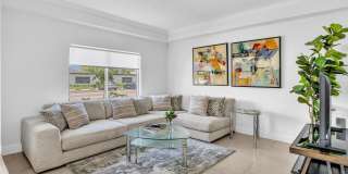 Spacious & Fully Renovated Townhome in East Hollywood – Prime Location! Gallery 8