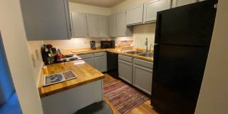 4-Bedroom Student Townhomes in the Heart of Burlington Gallery 12