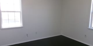 MOVE IN SPECIAL: $200 off of the first full month's rent! Very nice Home located in the Carrasland Area! Gallery 17