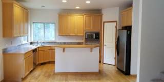Spacious Two-Story in Port Orchard Gallery 12