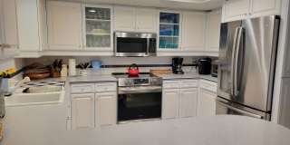 Short term starting Jan. 1, 2027 only BIRD KEY Large 4/3 canal home with heated pool Gallery 6