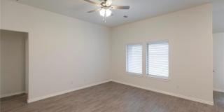 Beautiful 4 Bedroom 2 Bathroom Home in Cedar Lane Community with Storm Shelter (Neighborhood Pool and Park) Gallery 15