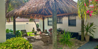 FULLY FURNISHED 2/2 OLD NE BUNGALOW - lease term through March 2027 Gallery 8