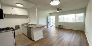15925 Victory Blvd. Gallery 4