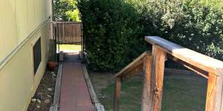 1BD/1BA APARTMENT WITH PRIVATE BACK YARD!! Gallery 1