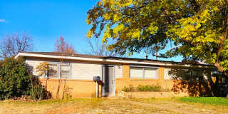Charming Two Bed One Bath Near Texas Tech Charming Two Bed One Bath Near Texas Tech Gallery 1