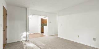 Country Club Apartments Gallery 26