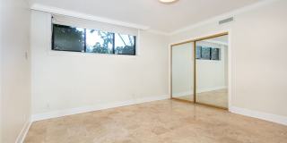 9323 Burton Way Gallery 16