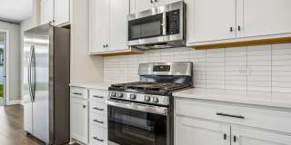 Immaculate 4 bedroom, 2.5 bathroom home with a dedicated office, spacious loft, and 2,648 square feet of living space Gallery 8