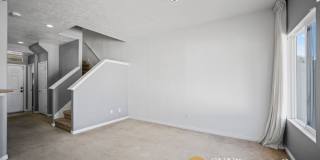 Beautiful Townhome in Excellent West Valley Area Gallery 6