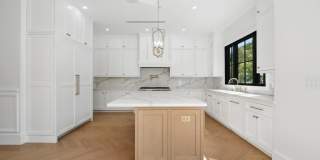 4539 Longridge Avenue Gallery 8