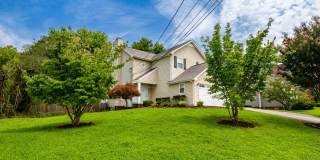 West Knoxville 37922 - Freshly painted and move-in ready, 3-bedroom, 2.5-bath home - Contact Matthew Thomas (865) 924-4869 Gallery 1