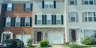 COZY TOWNHOUSE - Minutes to Quantico Gallery 1