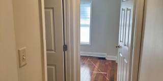3 bedroom, 1 bath, 2 story half double house Gallery 17