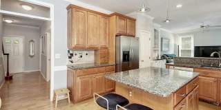 Room in 4 Bedroom Home at Daingerfield Dr Gallery 13