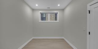 4629 S Michigan Avenue Gallery 11