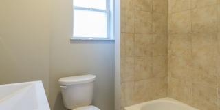 Newly renovated 3 bed 1.5 bath, central air Gallery 18