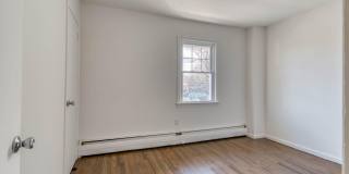 109 E River Road Gallery 23