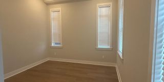 581 JAMESTOWN Gallery 19