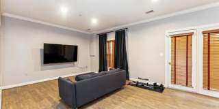 7489 CARRIAGE HILLS Drive Gallery 4