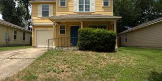 3 BR/2.5BA | Newly Renovated Single Family Home | 1-Car Covered Parking | Fenced backyard! Gallery 1