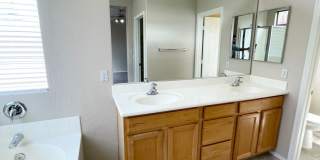 4 Bedroom/2 Bath Single Level Home in Anthem! Close to freeway & TSMC Plant! Gallery 21