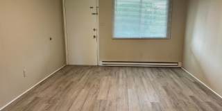 Cozy Duplex Unit Available NOW! Gallery 6