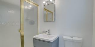 2601 NE 11th Ct Gallery 36