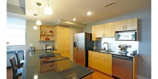 909 Walnut 909 Walnut Gallery 21