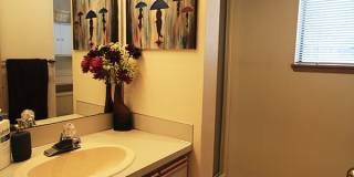 DOWNTOWN KIRKLAND 2 BED, 2.5 BATH HOME FOR RENT W WATER VIEWS! Gallery 14