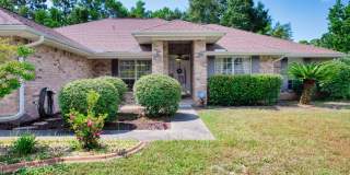 Comfort, Space & Convenience in This Beautiful Navarre Home Gallery 1
