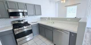 Charming 2 bedroom single story townhome Gallery 4